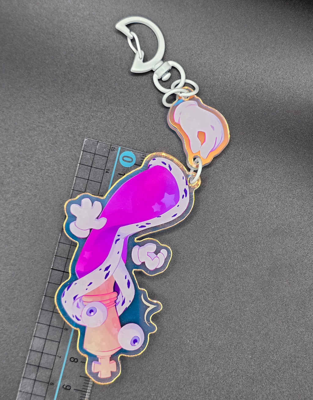 KINGER DANGLING KEYCHAIN